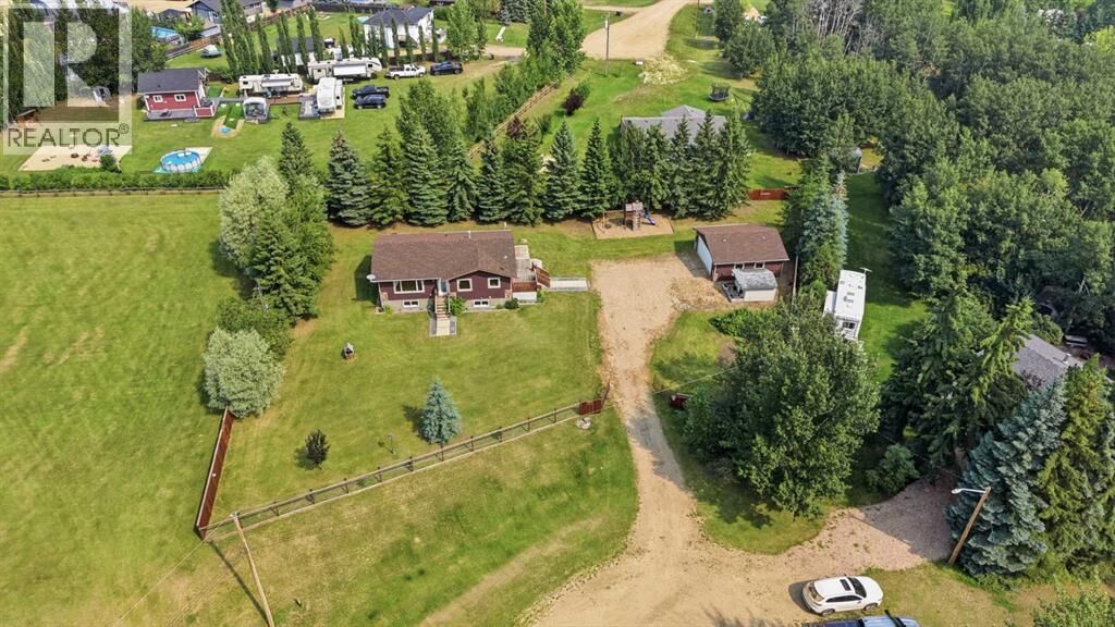 Property Photo: 521 Partridge Crescent AB T0B 0H0