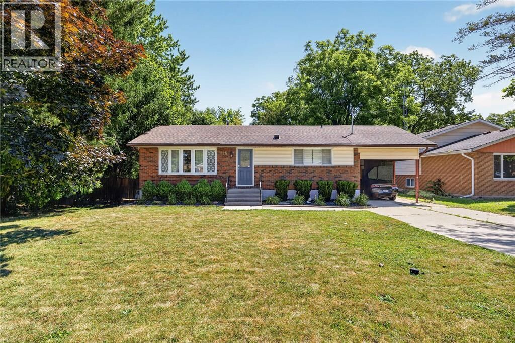 Property Photo: 516 Maude Street ON N0N 1R0
