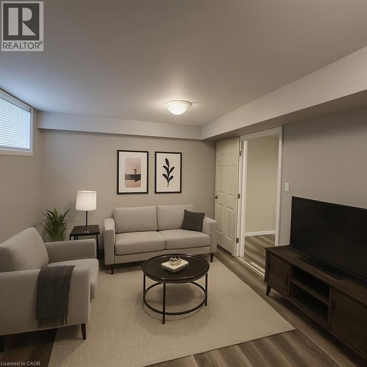 Property Photo: 72 Ingleside Drive Lower ON N2M 2G8