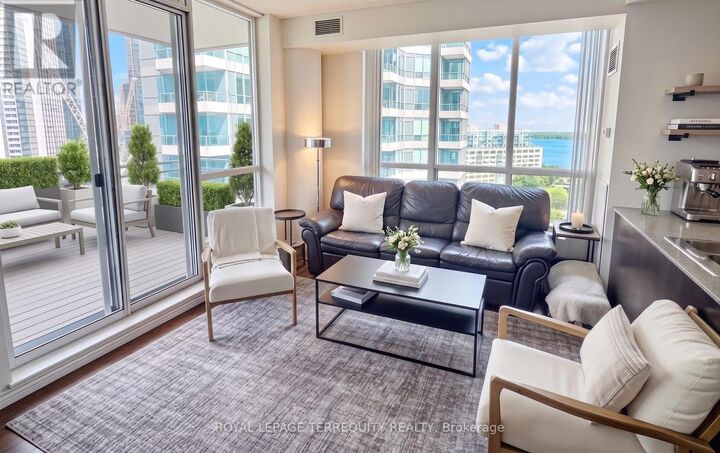 Property Photo: 230 Queens Quay West 1812 ON M5J 2Y7