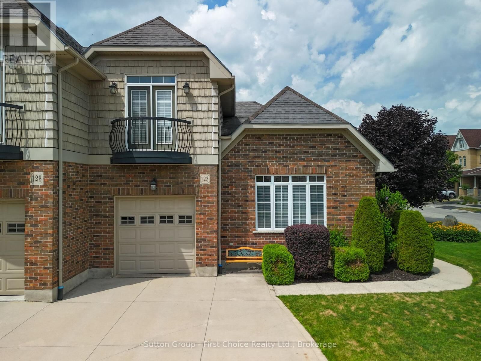 Property Photo: 123 Long Drive ON N5A 7Y9