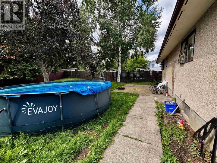 Property Photo:  2963 Pinewood Avenue  BC V2N 1J1 