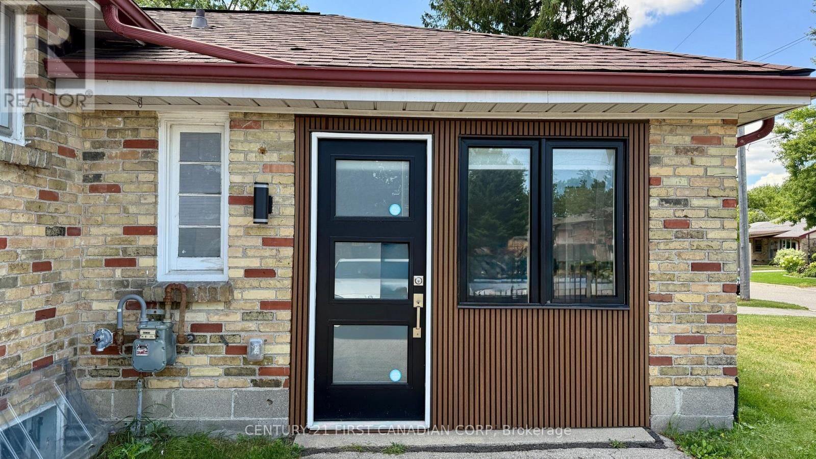 Property Photo: 1473 Adelaide Street North Unit 2 ON N5X 1K3