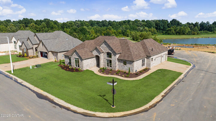 Property Photo:  162 Roxbury Drive  TN 38305 