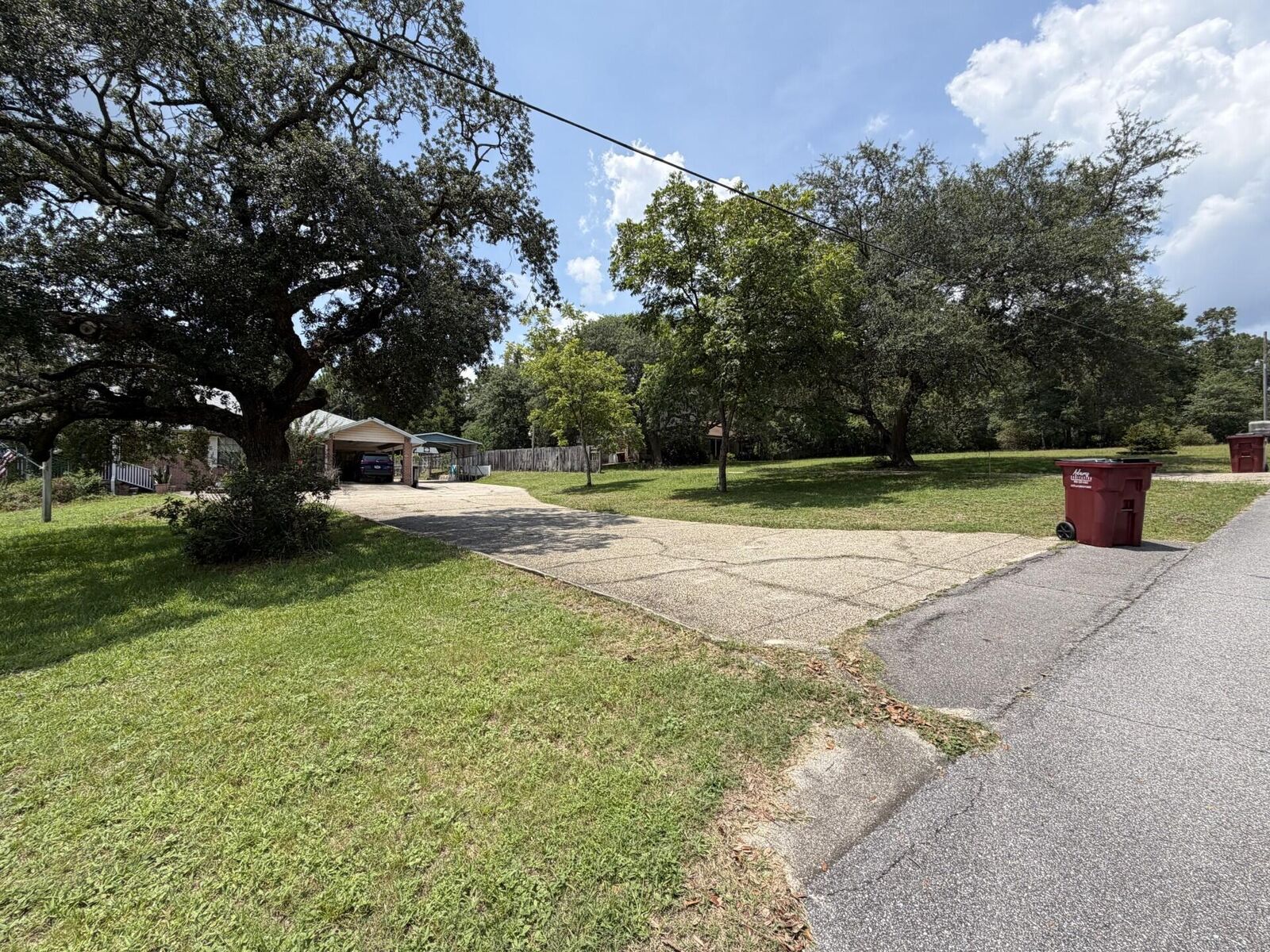 Property Photo: 105 Navajo Trace FL 32536
