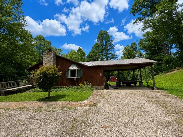 Property Photo: 845 Sparks Branch KY 41269