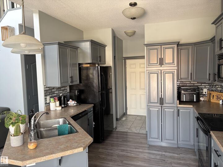 Property Photo:  4900 62 Street 18  AB T4X 0C6 