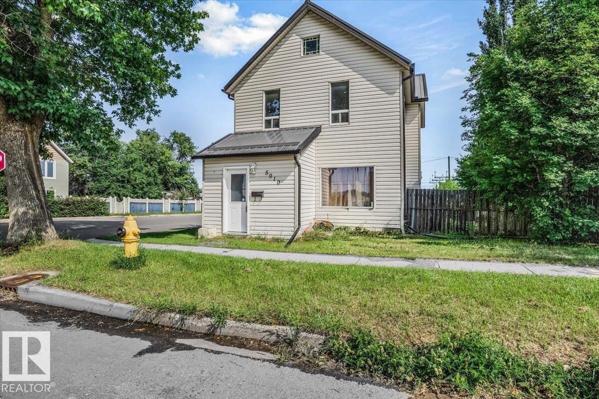 Property Photo:  5010 52 Avenue  AB T9A 0X1 