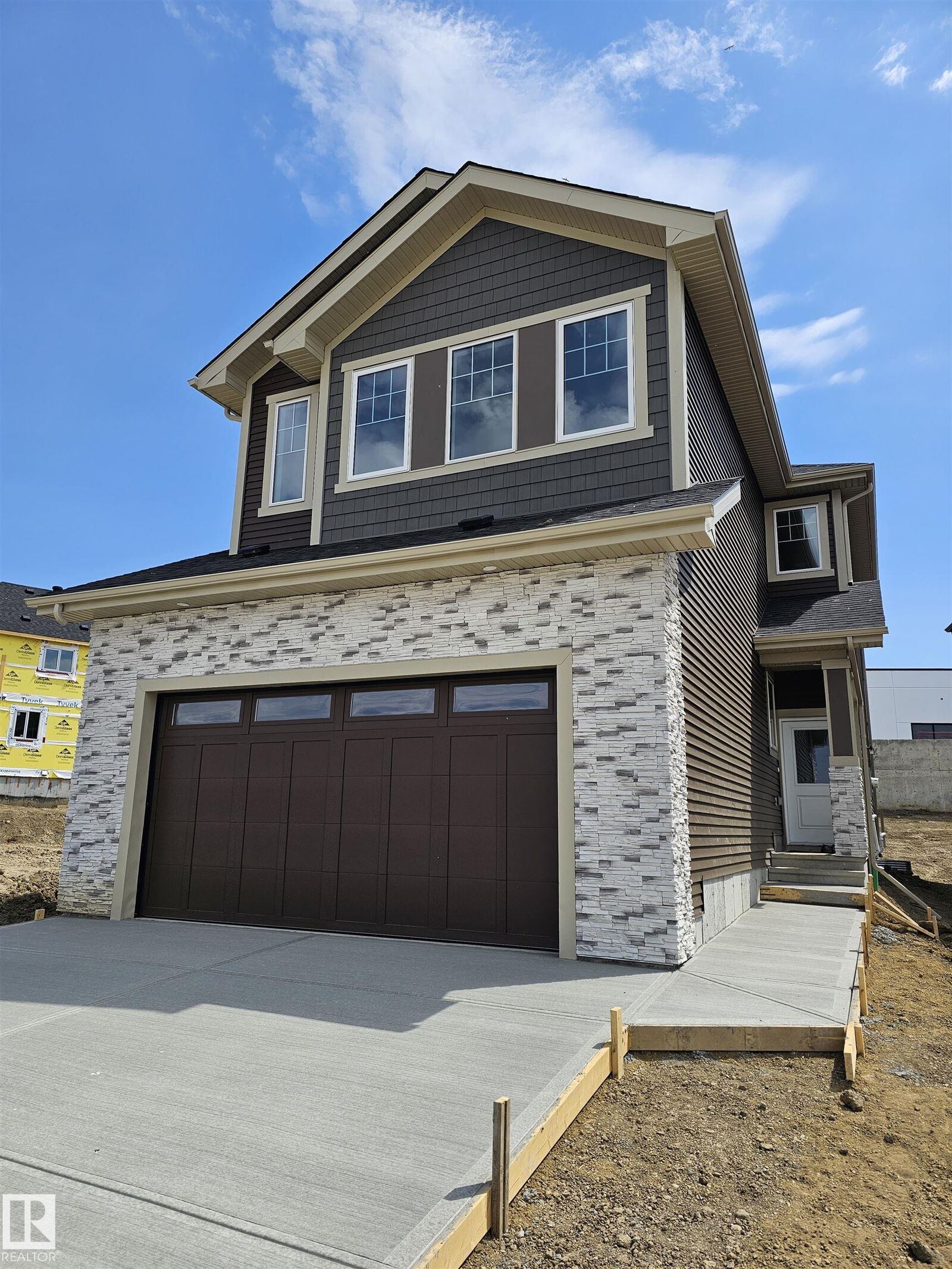 Property Photo:  1407 Osprey Court NW  AB T5M 0M2 