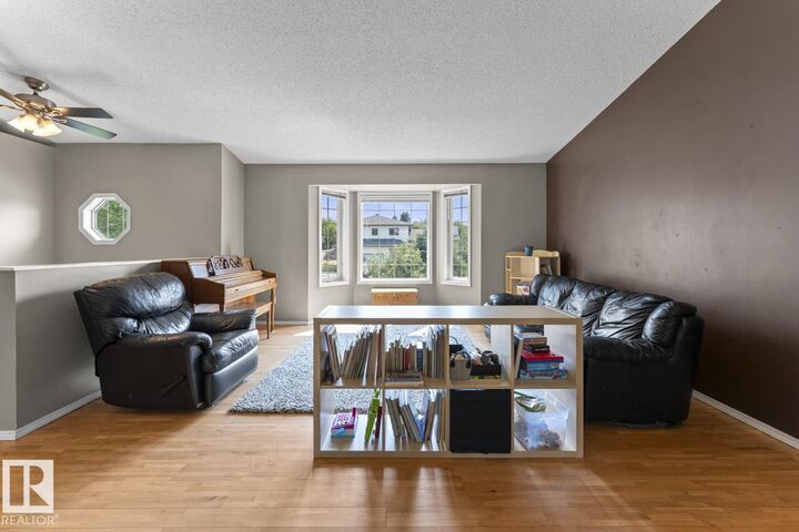 Property Photo: 812 12 Avenue AB T9M 1H6