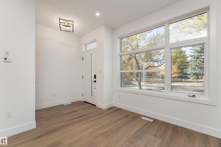 Property Photo:  12031 124 Street NW  AB T5L 0M8 