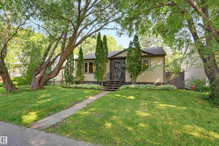 Property Photo:  7754 80 Avenue NW  AB T6C 0S4 