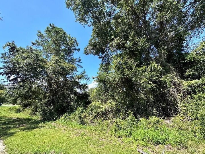 Property Photo: 2530 Oleander Ter FL 32323
