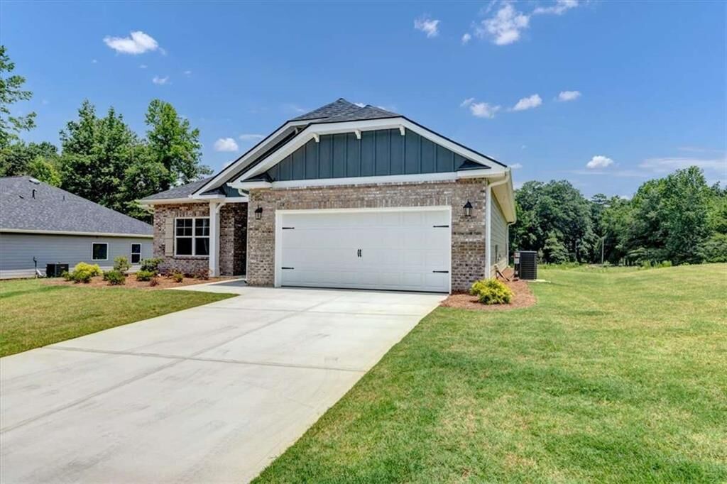 Property Photo: 325 Angela Avenue GA 30108