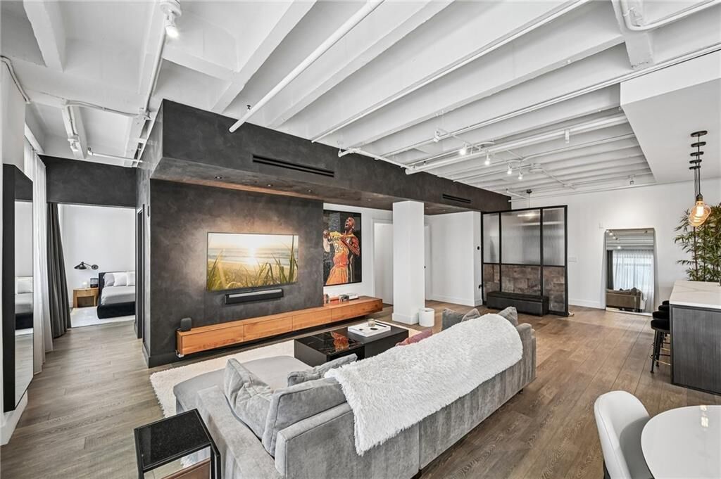 Property Photo:  805 Peachtree Street NE 501  GA 30308 