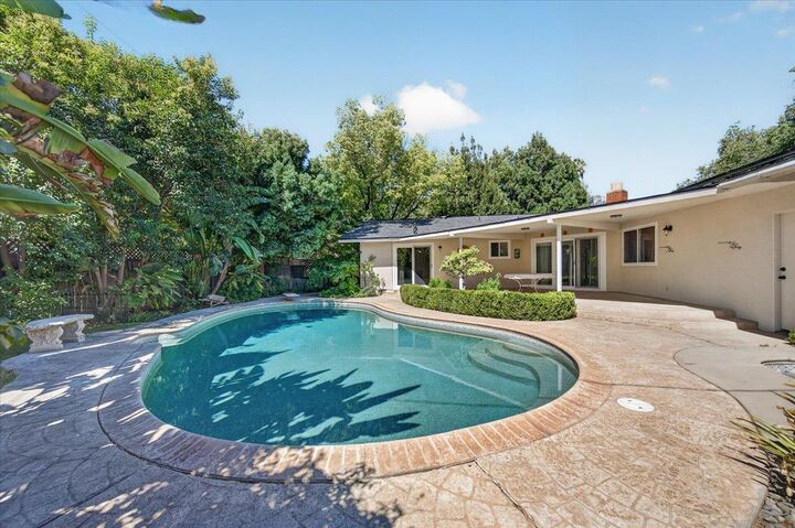 Property Photo:  749 W Escalon Avenue  CA 93704 