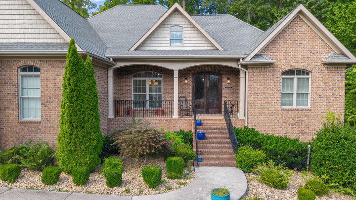 Property Photo: 704 Pembridge Circle NW TN 37312