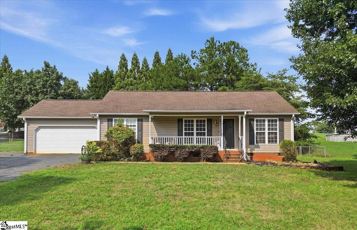 Property Photo: 113 Beaver Creek Drive SC 29323