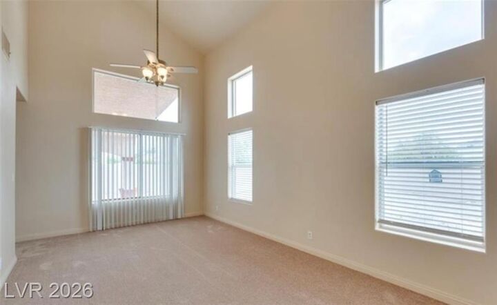 Property Photo:  