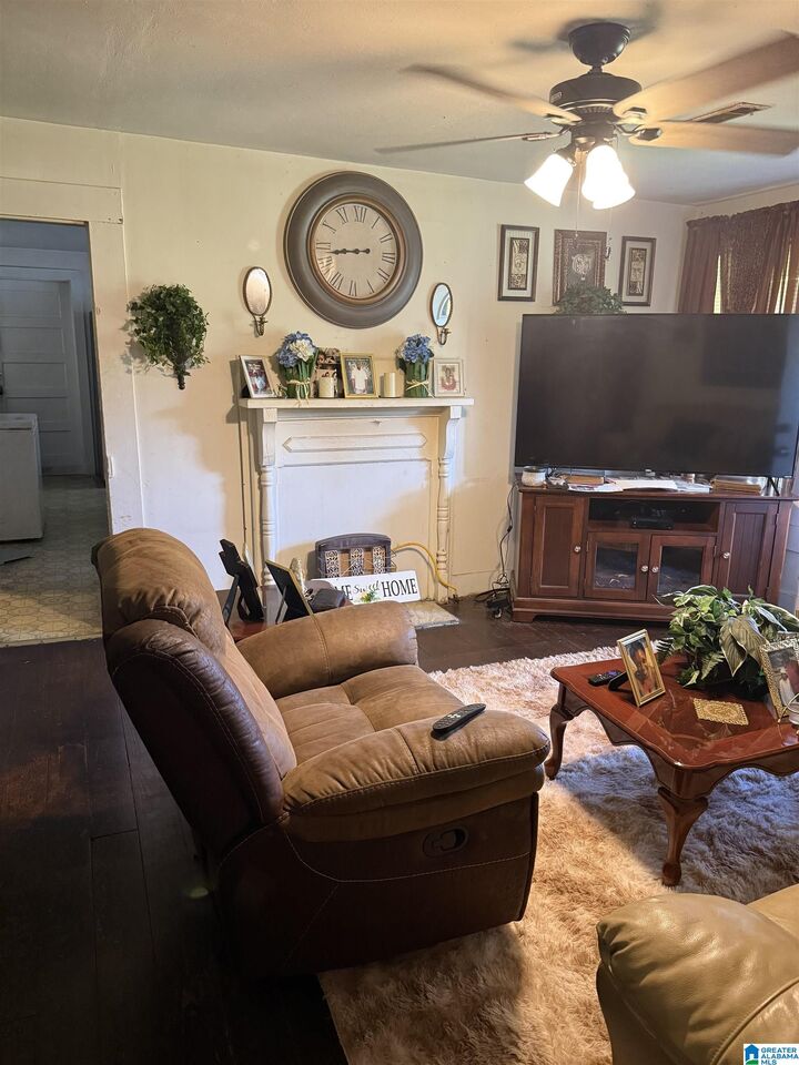 Property Photo: 11 Mimosa Street AL 35160