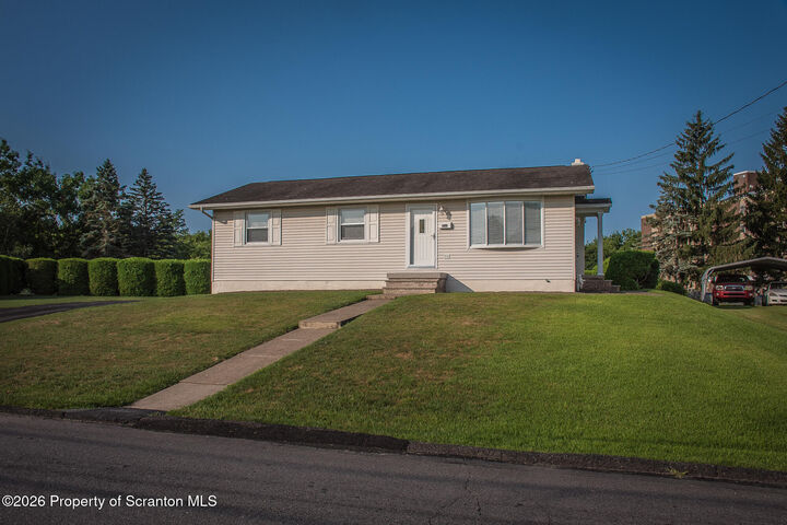 Property Photo:  1003 Willow Street  PA 18452 
