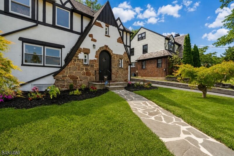 Property Photo:  6 Norfolk Ave  NJ 07040 