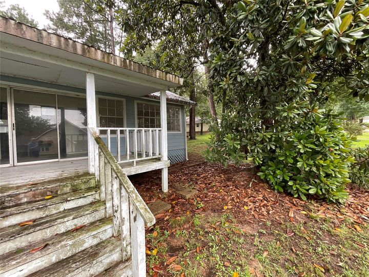 Property Photo: 623 Apollo Drive TX 77351