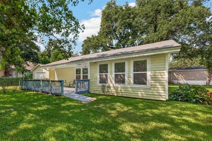 Property Photo:  3315 Walsh Street  TX 77518 