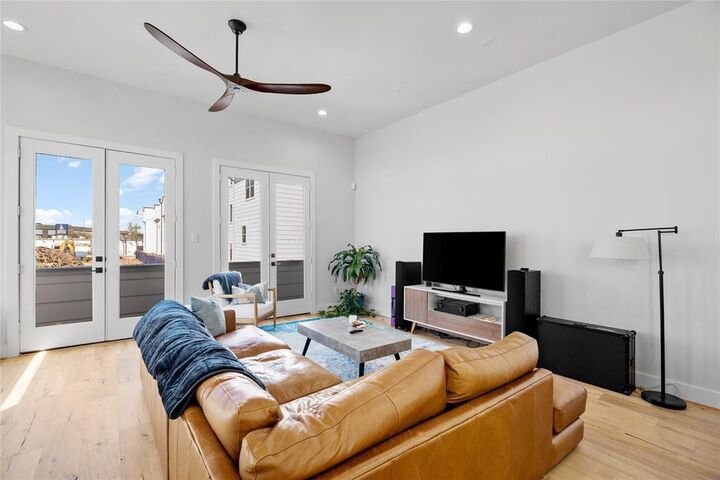 Property Photo: 1817 Elite Drive TX 77003