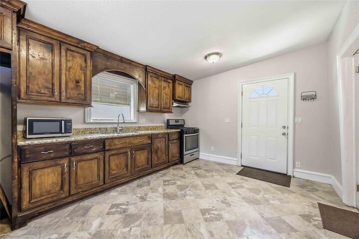 Property Photo:  9430 E Avenue K A  TX 77012 