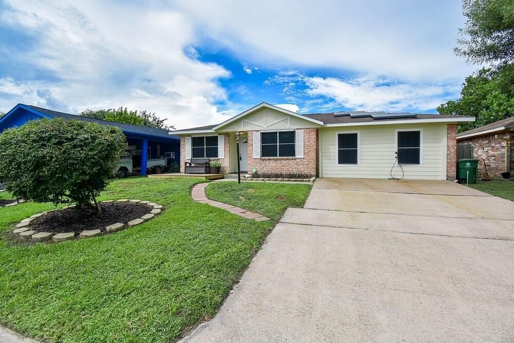 Property Photo: 12810 Mill Valley Road TX 77048