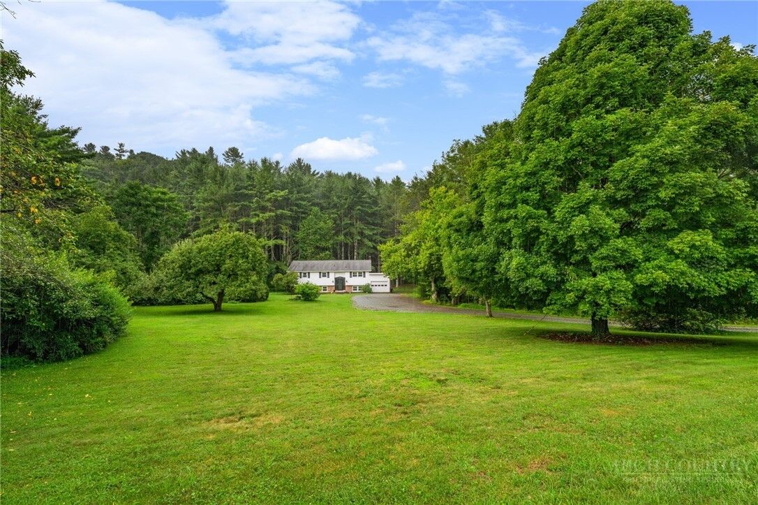 Property Photo:  410 Don Hayes Road  NC 28607 