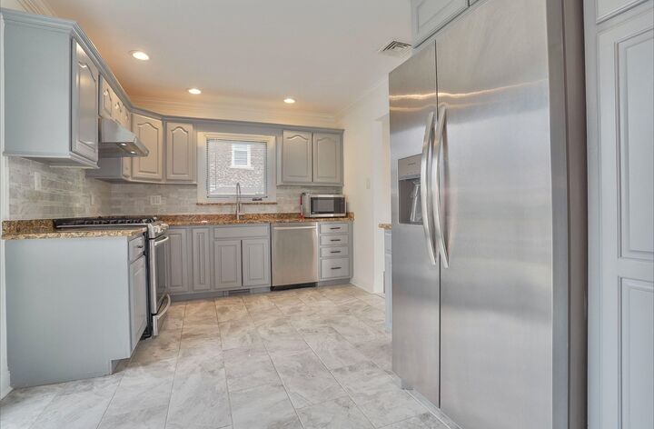 Property Photo: 662 Ten Eyck Ave NJ 07071