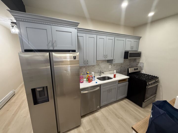 Property Photo:  89 Oak St 1  NJ 07304 