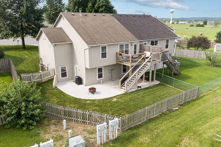 Property Photo:  2035 Rock Creek Court  KS 66086 