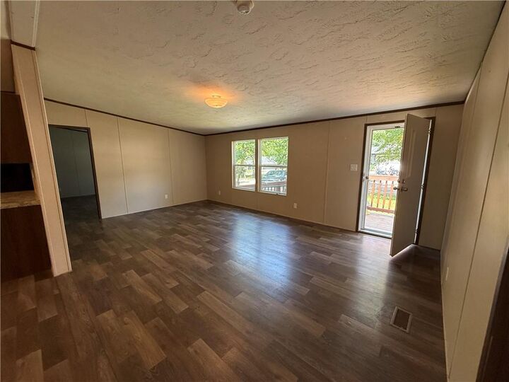 Property Photo:  14 Live Oak Court  KS 66040 
