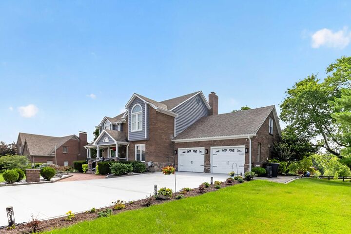 Property Photo:  6007 Canonero Way  KY 40383 