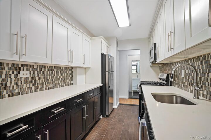 Property Photo: 84-10 153rd Avenue 3L NY 11414