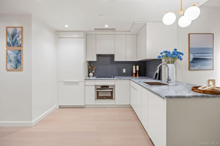 Property Photo:  58-01 Queens Boulevard 10D  NY 11377 