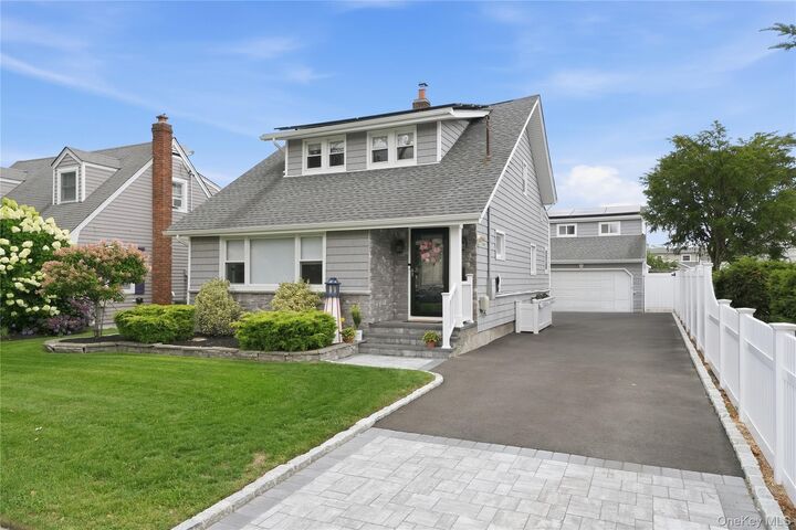 Property Photo:  12 S Bay Avenue  NY 11701 