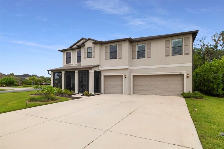 Property Photo: 6103 Horse Mill Place FL 34221