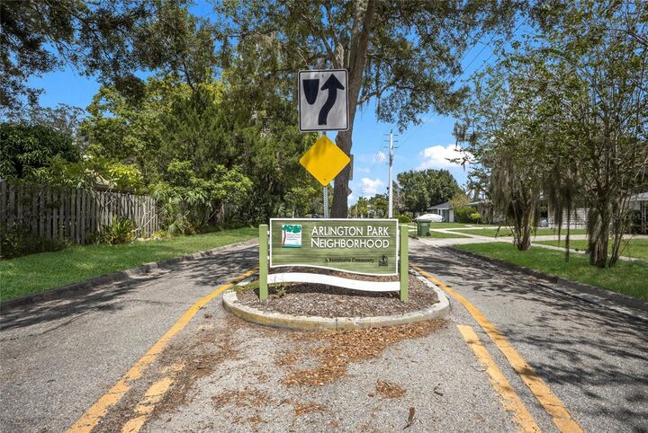 Property Photo:  2070 Hyde Park Street  FL 34239 