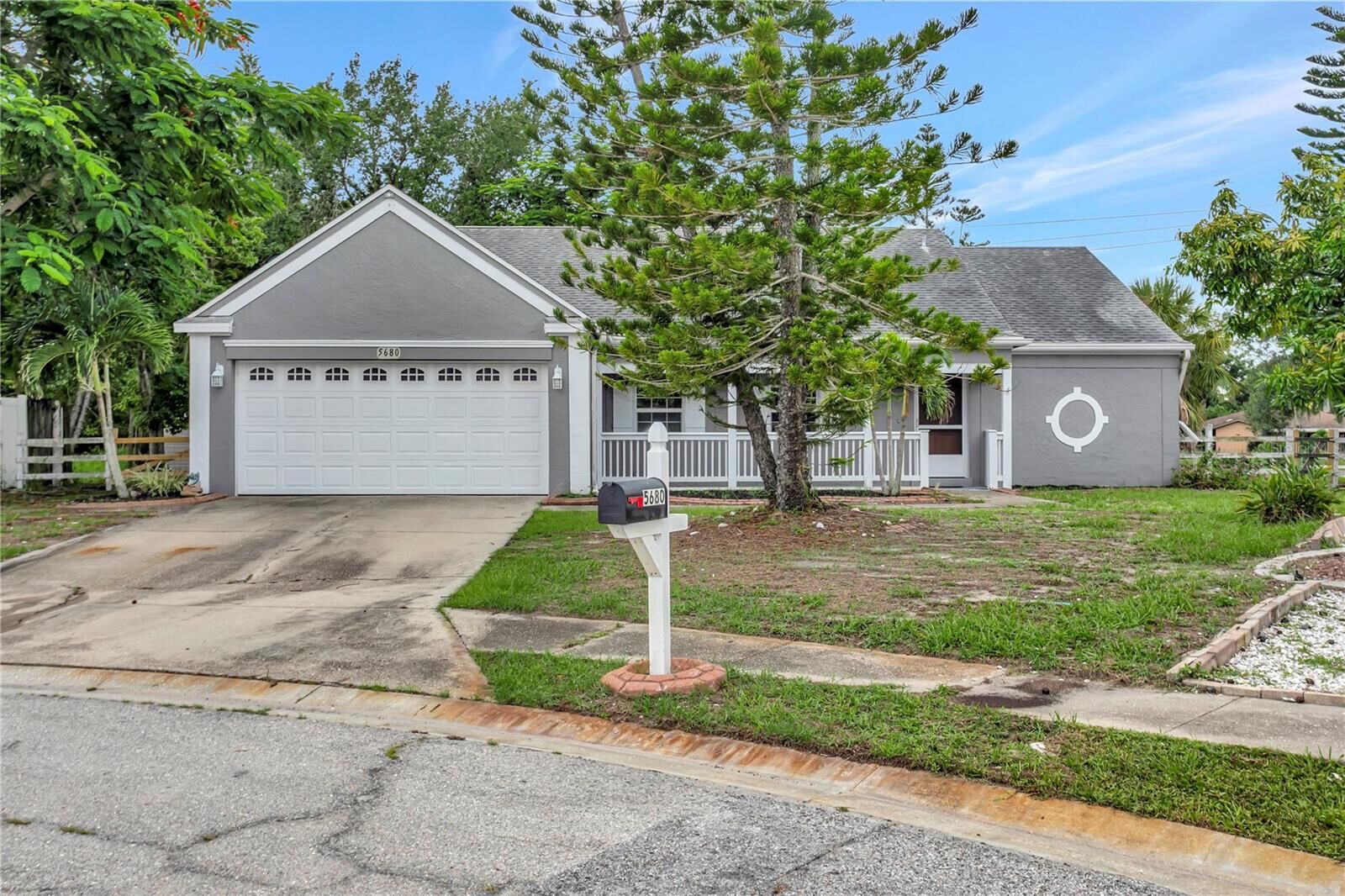 Property Photo: 5680 25th Street Circle E FL 34203