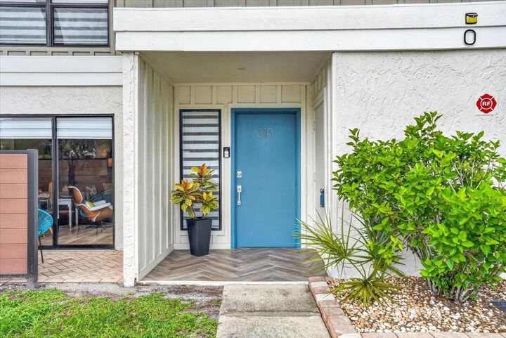 Property Photo:  4001 Beneva Road 310  FL 34233 