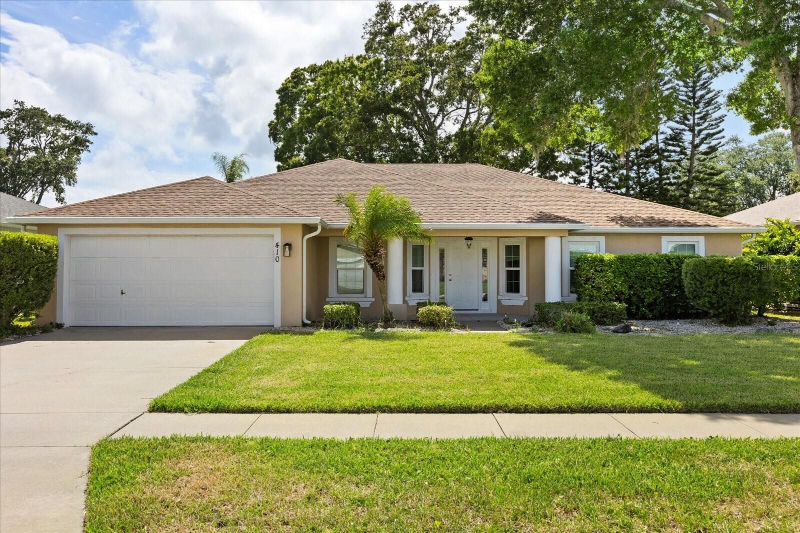 Property Photo:  410 Central Mariners Drive  FL 32141 