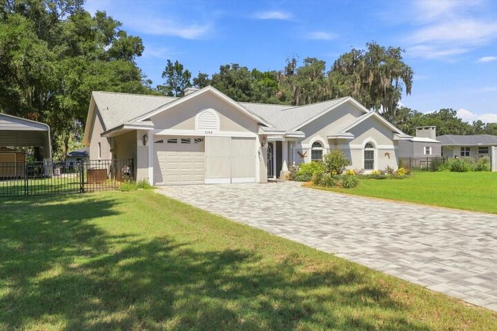 Property Photo: 1109 S Chateau Point FL 34450