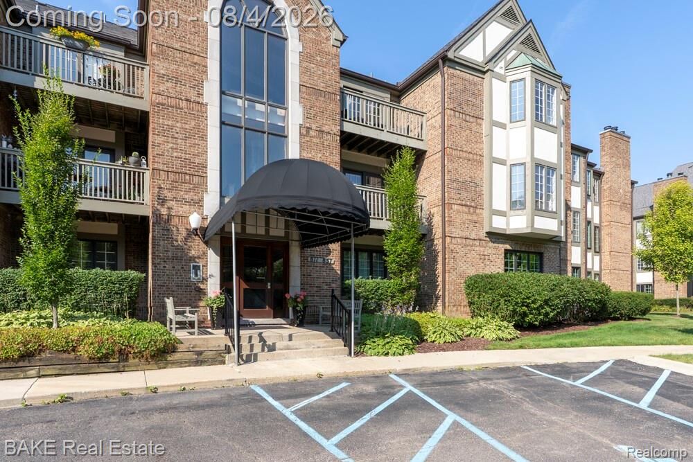 Property Photo: 811 Deer Court MI 48170 1749
