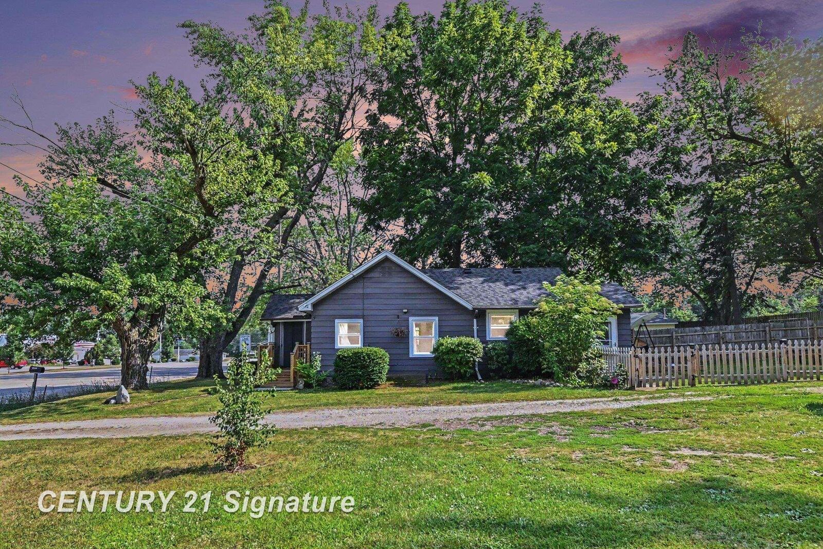Property Photo: 11358 S US 27 Highway MI 48820
