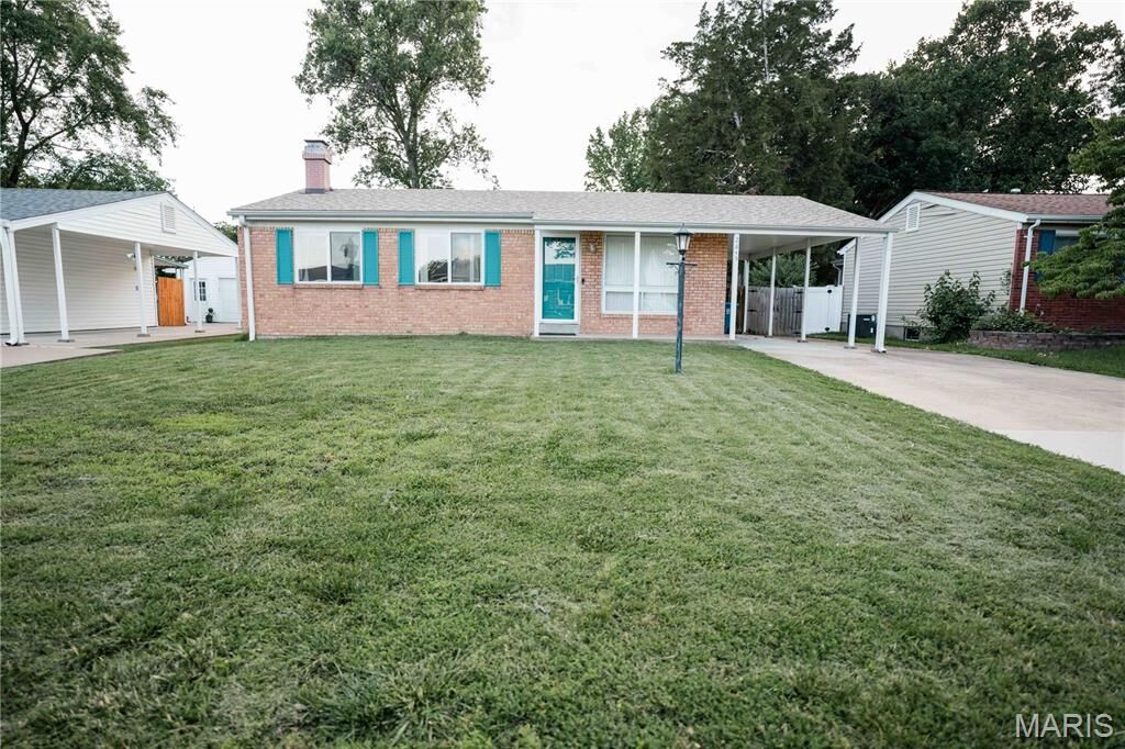 Property Photo: 2845 Sugar Tree Lane MO 63043
