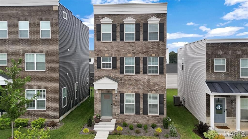 Property Photo: 9409 Vandervoort Court MO 63126